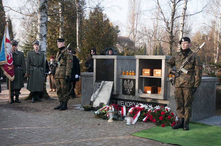 Uroczysty ponowny pochówek uczestników powstania wielkopolskiego 1918-1919 i ich rodzin w kolumbarium na Junikowie; 21.12.2016 r. Fot. UMP.