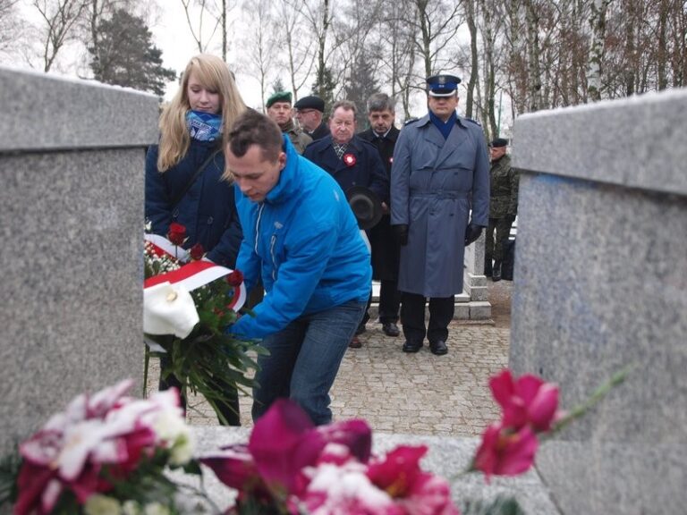 Uroczysty ponowny pochówek uczestników powstania wielkopolskiego 1918-1919 i ich rodzin w kolumbarium na Junikowie; 27.12.2014 r. Fot. epoznan.pl.