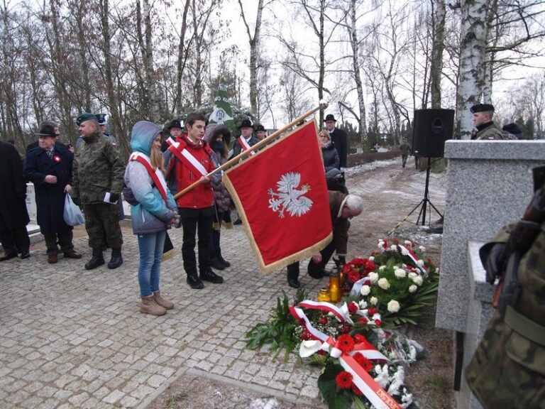 Uroczysty ponowny pochówek uczestników powstania wielkopolskiego 1918-1919 i ich rodzin w kolumbarium na Junikowie; 27.12.2014 r. Fot. epoznan.pl.