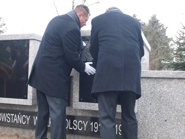 Uroczysty ponowny pochówek uczestników powstania wielkopolskiego 1918-1919 i ich rodzin w kolumbarium na Junikowie; 27.12.2014 r. Fot. epoznan.pl.