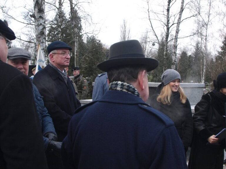 Uroczysty ponowny pochówek uczestników powstania wielkopolskiego 1918-1919 i ich rodzin w kolumbarium na Junikowie; 27.12.2014 r. Fot. epoznan.pl.