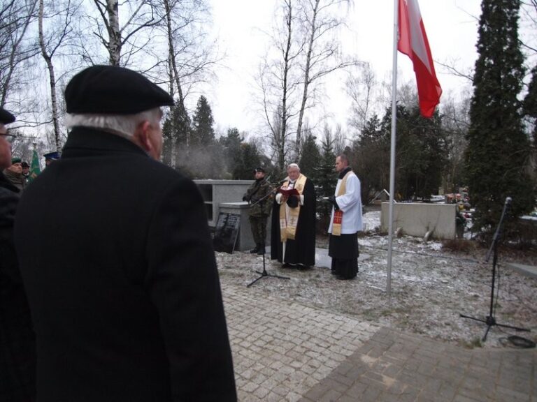 Uroczysty ponowny pochówek uczestników powstania wielkopolskiego 1918-1919 i ich rodzin w kolumbarium na Junikowie; 27.12.2014 r. Fot. epoznan.pl.