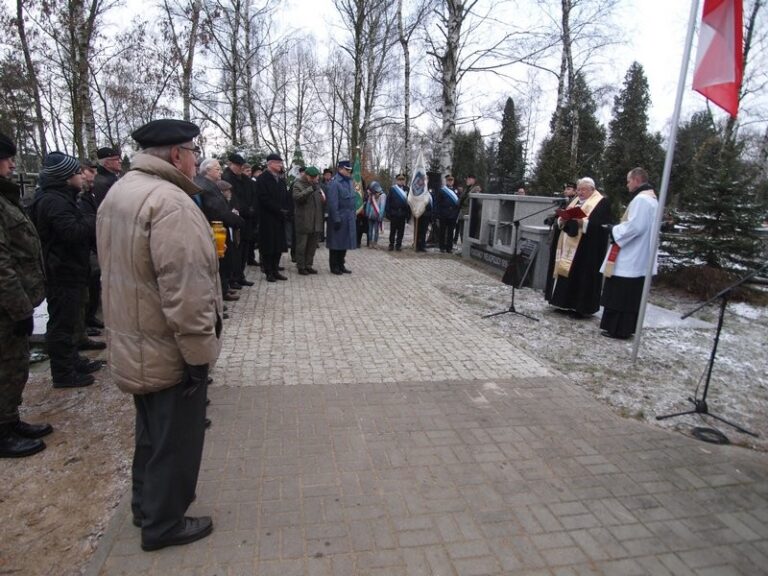 Uroczysty ponowny pochówek uczestników powstania wielkopolskiego 1918-1919 i ich rodzin w kolumbarium na Junikowie; 27.12.2014 r. Fot. epoznan.pl.