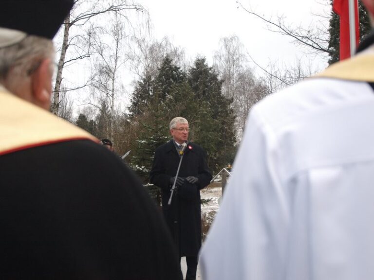 Uroczysty ponowny pochówek uczestników powstania wielkopolskiego 1918-1919 i ich rodzin w kolumbarium na Junikowie; 27.12.2014 r. Fot. epoznan.pl.