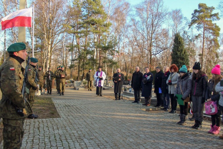 Uroczysty ponowny pochówek uczestników powstania wielkopolskiego 1918-1919 i ich rodzin w kolumbarium na Junikowie; 30.12.2015 r. Fot. UMP.