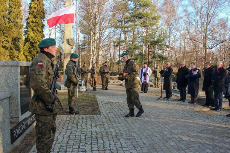 Uroczysty ponowny pochówek uczestników powstania wielkopolskiego 1918-1919 i ich rodzin w kolumbarium na Junikowie; 30.12.2015 r. Fot. UMP.