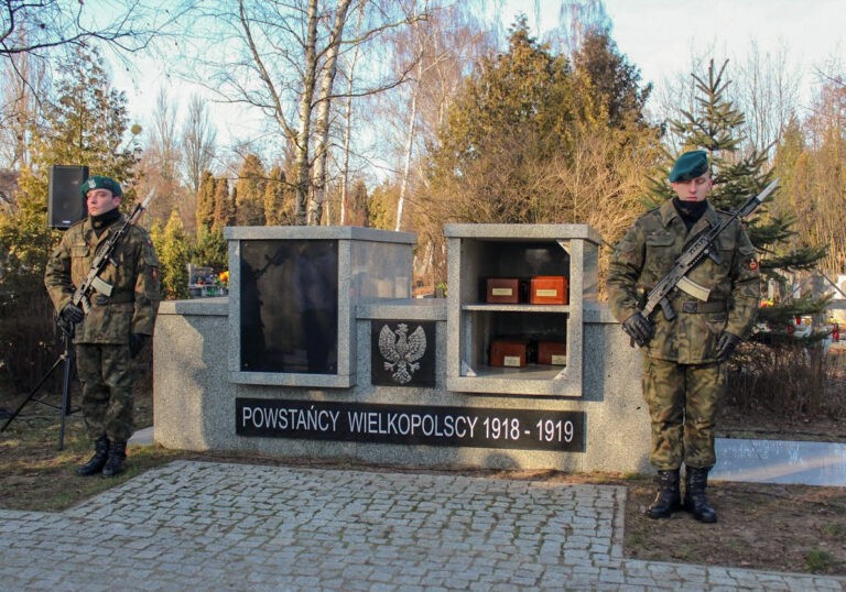Uroczysty ponowny pochówek uczestników powstania wielkopolskiego 1918-1919 i ich rodzin w kolumbarium na Junikowie; 30.12.2015 r. Fot. UMP.