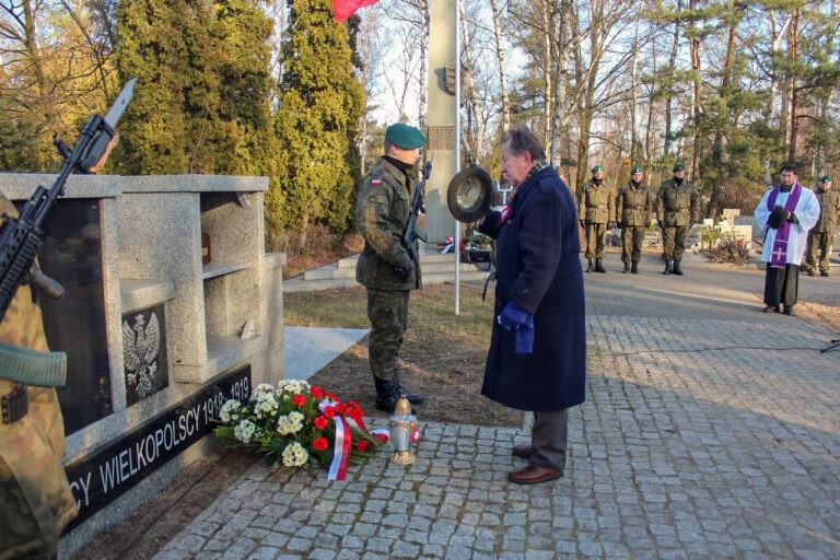 Uroczysty ponowny pochówek uczestników powstania wielkopolskiego 1918-1919 i ich rodzin w kolumbarium na Junikowie; 30.12.2015 r. Fot. UMP.
