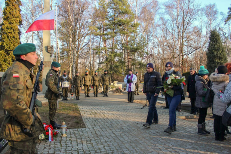 Uroczysty ponowny pochówek uczestników powstania wielkopolskiego 1918-1919 i ich rodzin w kolumbarium na Junikowie; 30.12.2015 r. Fot. UMP.