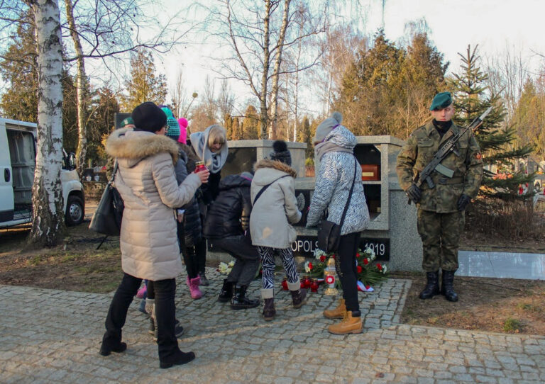 Uroczysty ponowny pochówek uczestników powstania wielkopolskiego 1918-1919 i ich rodzin w kolumbarium na Junikowie; 30.12.2015 r. Fot. UMP.